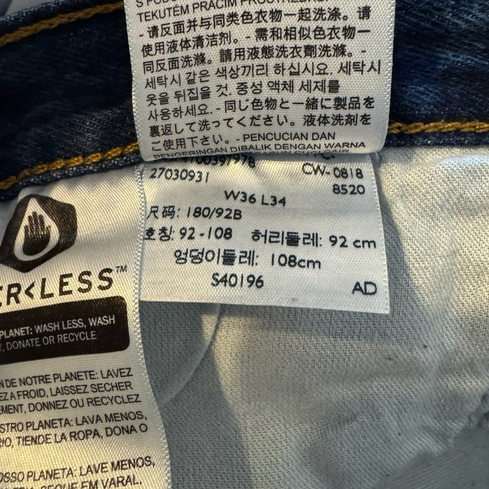 Levi's 36 W x 34 L Dark Blue Straight Jeans